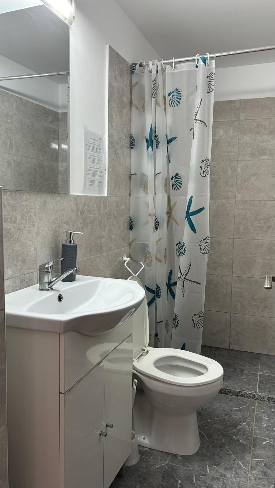 Hotel Intim Rădăuţi Εξωτερικό φωτογραφία