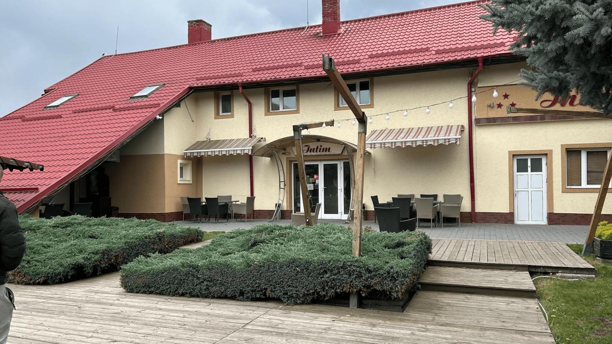 Hotel Intim Rădăuţi Εξωτερικό φωτογραφία